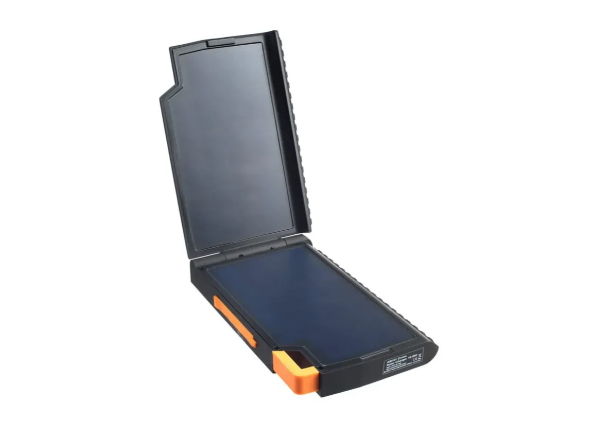 Xtorm AM121 Evoke Solar Charger 10,000 mAh 1