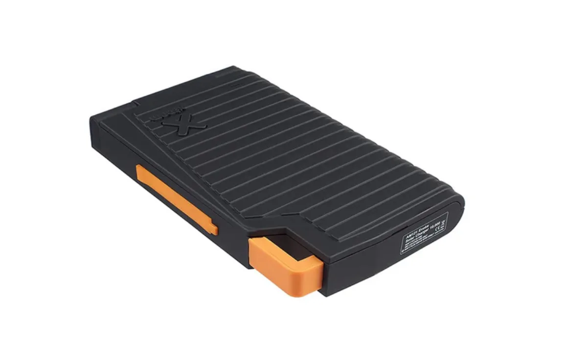 Xtorm AM121 Evoke Solar Charger 10,000 mAh