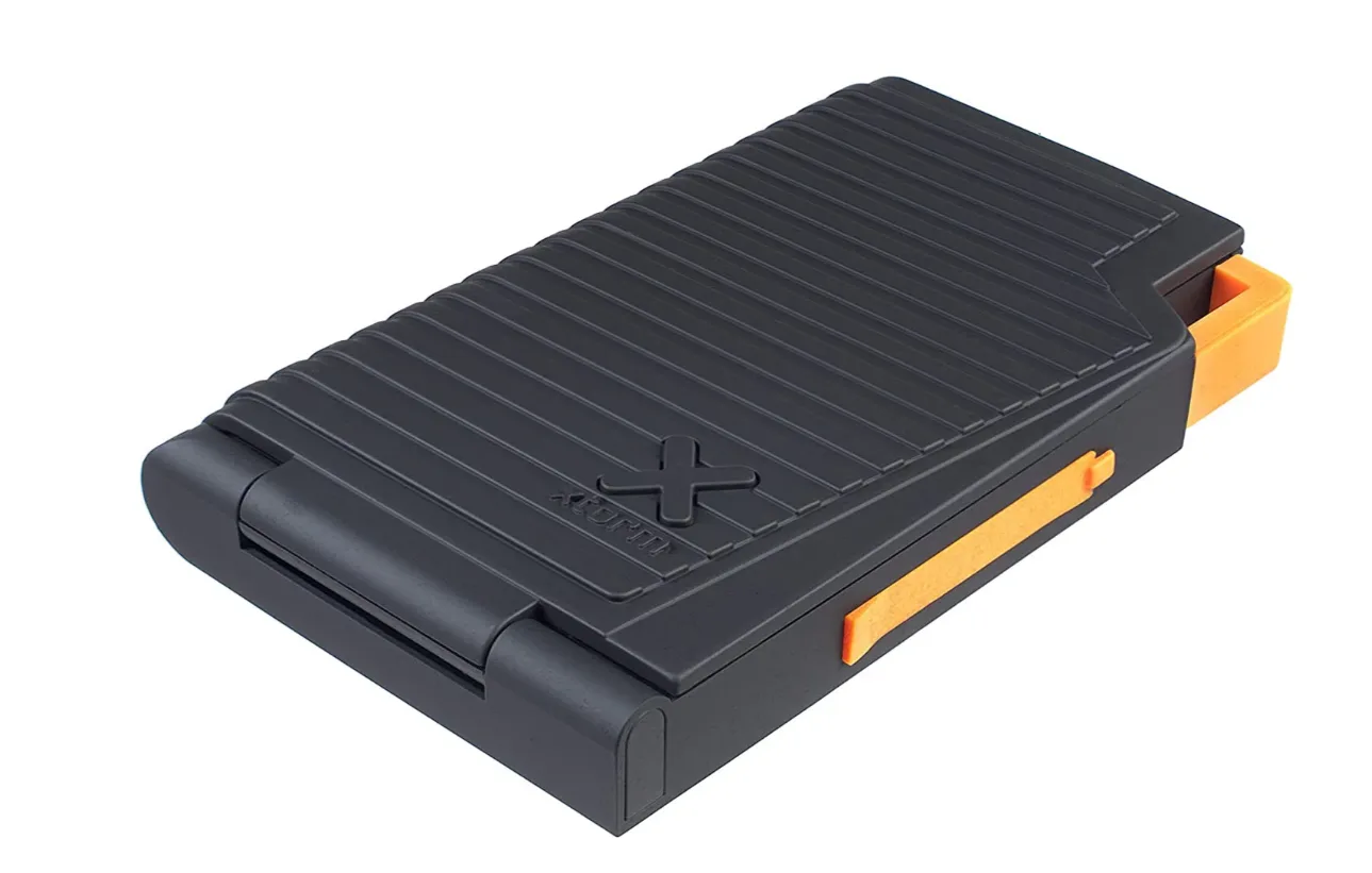 Xtorm AM121 Evoke Solar Charger 10,000 mAh 3